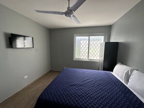 經濟雙人房 | 迷你吧、獨特裝潢、布置獨特、免費無線上網