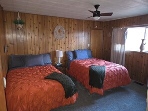 2 Schlafzimmer, Schreibtisch, Bügeleisen/Bügelbrett, kostenloses WLAN