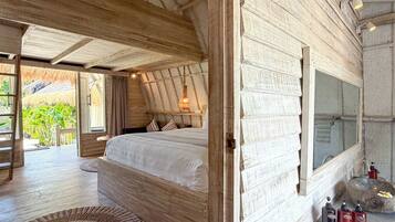 Loft Deluks | Kamar mandi | Shower, perlengkapan mandi gratis, dan handuk