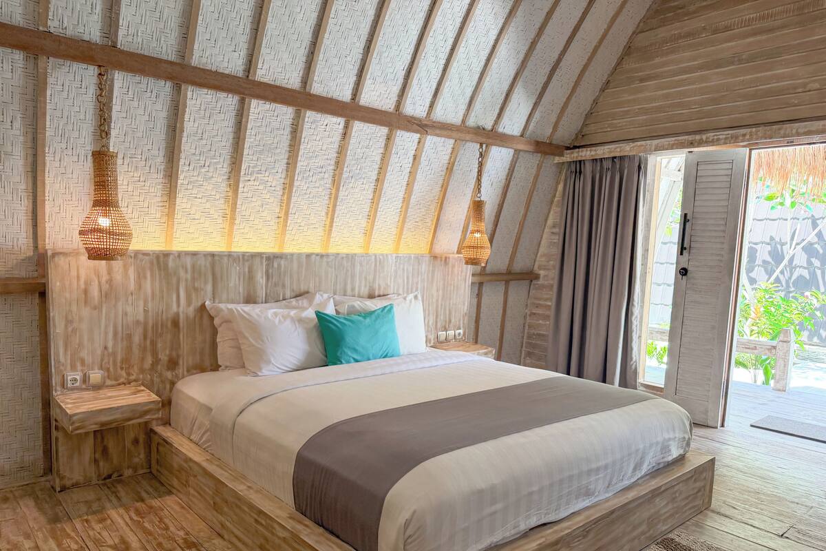 Deluxe-bungalow | Minibar, pengeskab på værelset, gratis Wi-Fi, sengetøj