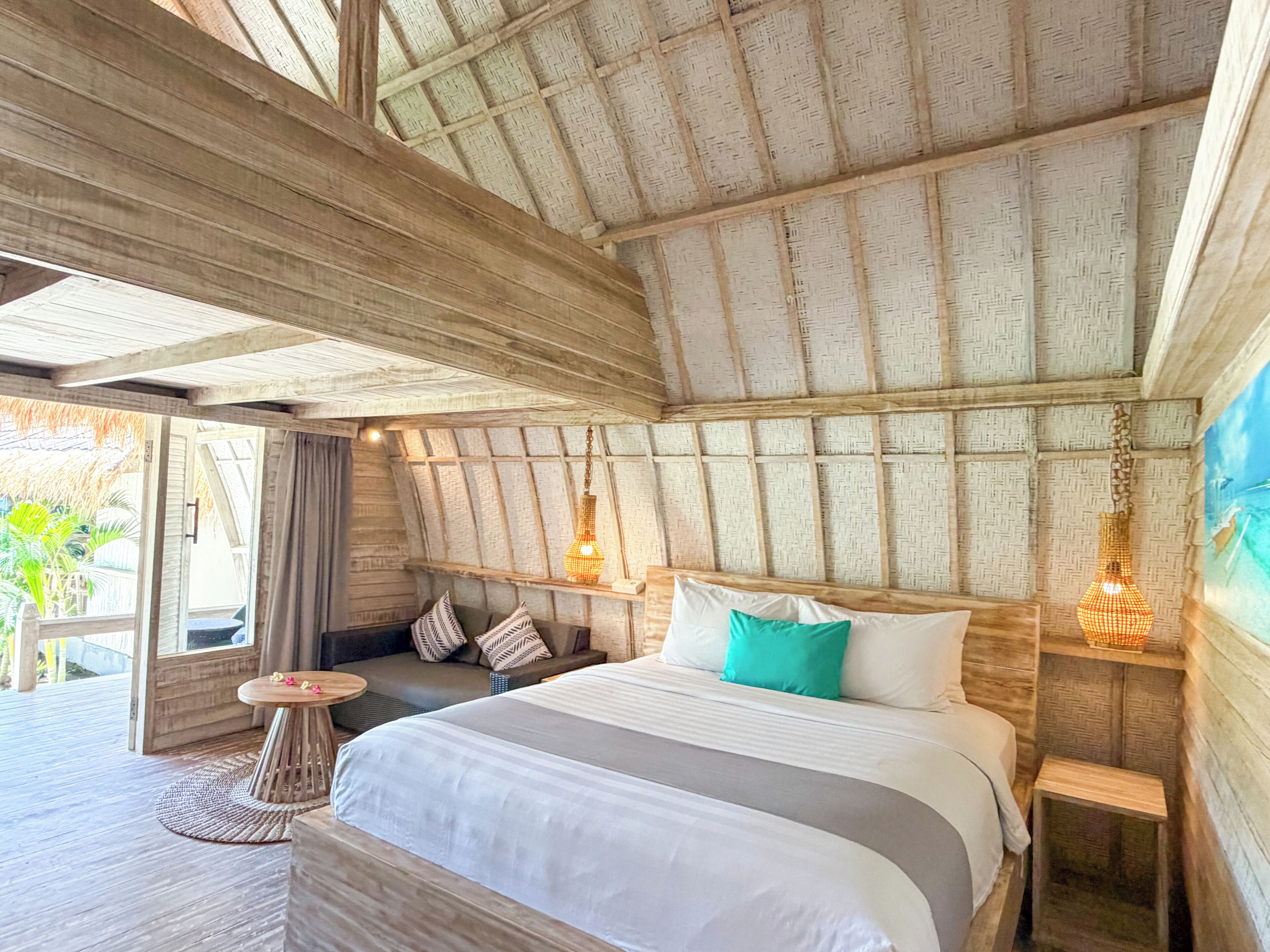 Deluxe Bungalow With Loft | Minibar, in-room safe, free WiFi, bed sheets