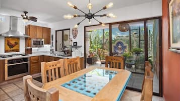 KĂŒhlschrank, Mikrowelle, Ofen, Herdplatte