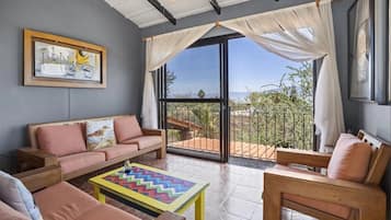 Smart-TV, Kamin, BĂŒcher