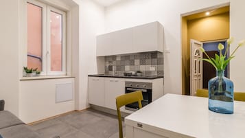 Deluxe Room | Private kitchen