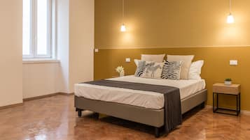 Deluxe-Zimmer | Italienische Bettbezüge von Frette, hochwertige Bettwaren, Schreibtisch