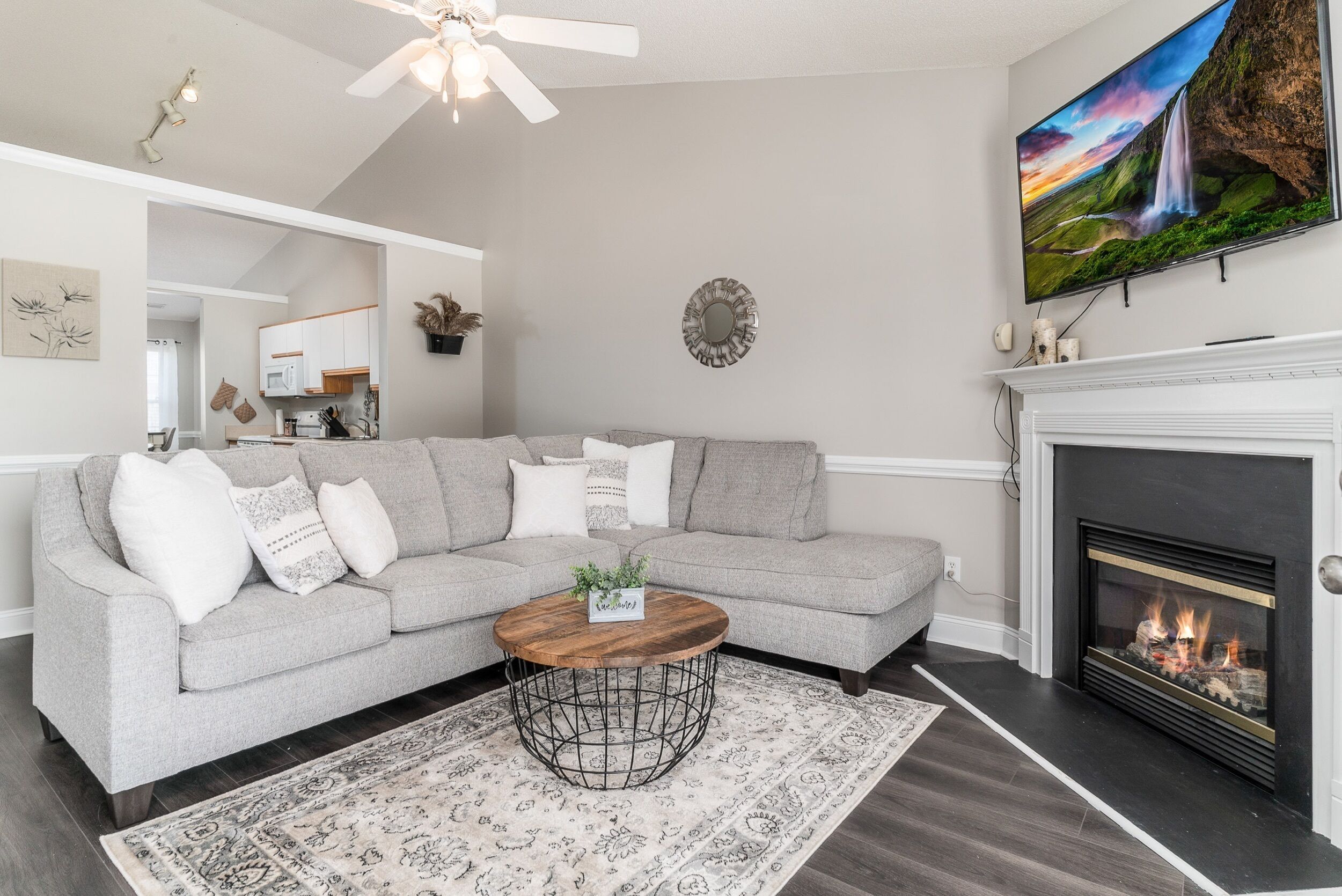 Sandee’s Shanty - Spacious 3 bedroom 2 Bath home with room for 6