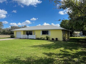 Exterior - 2 bedroom 2 bath single family home in Lake Placid FL. 
Located in Placid lakes  (Lake Placid)