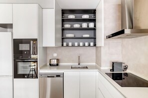 Fridge, microwave, oven, stovetop