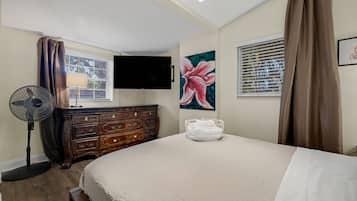 Comfort Room, Non Smoking, Air conditioning | In-room safe, individually decorated, individually furnished