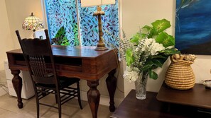 Chambre Confort, non-fumeurs, climatisation | Coin séjour | Jouets