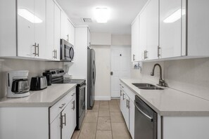 Habitació Comfort, no fumadors, aire condicionat | Cuina privada | Frigorífic, microones i bullidora elèctrica 