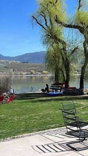 Cozy Nook on Swan Lake , Vernon, B.C.