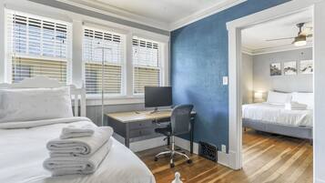 3 habitaciones, tabla de planchar con plancha y wifi gratis