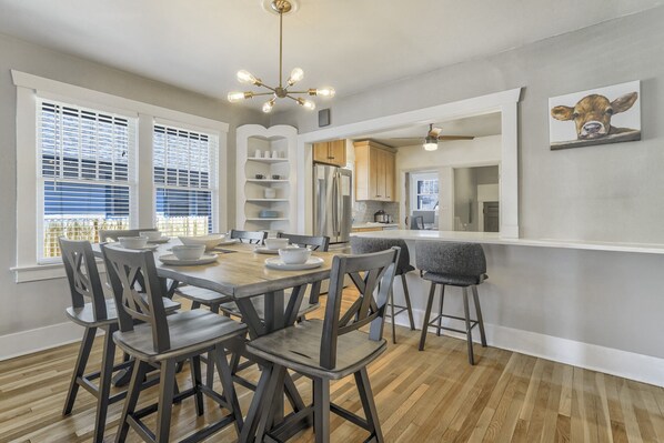 Family dining - Wishing Tree (Colorado Springs)