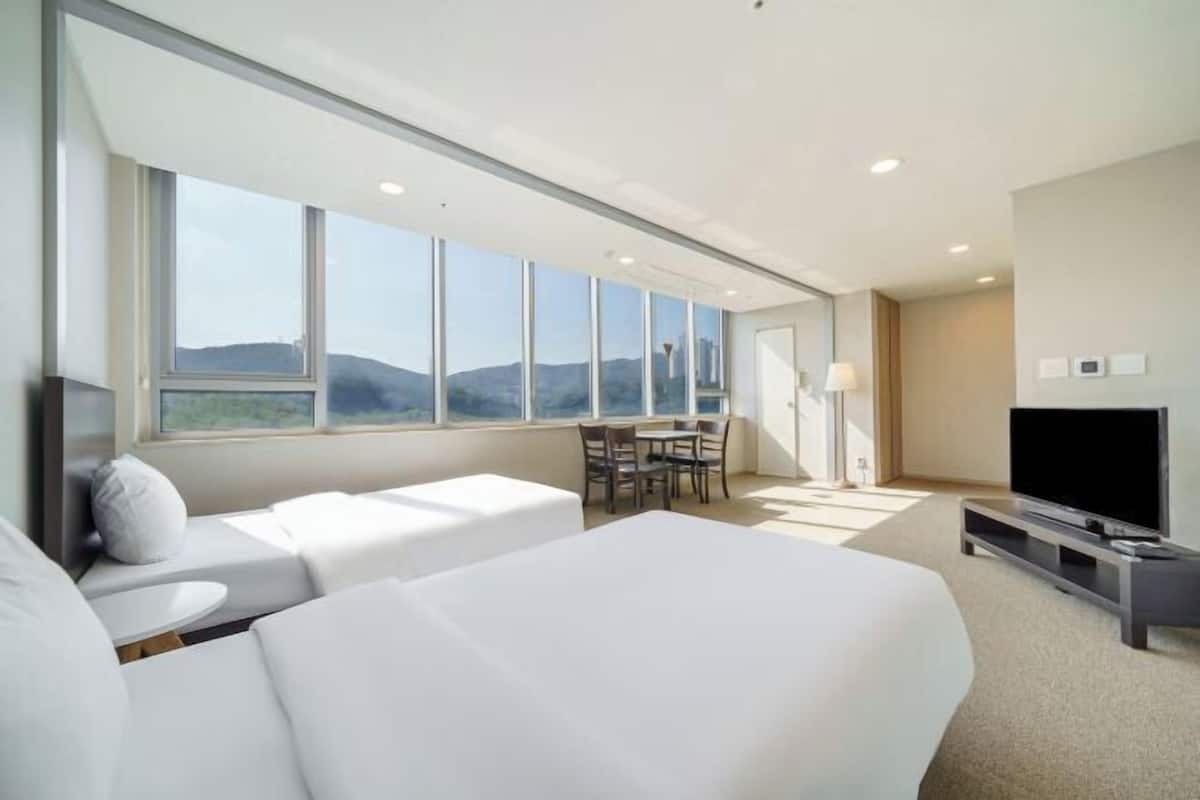 Down comforters, blackout drapes, free WiFi, bed sheets