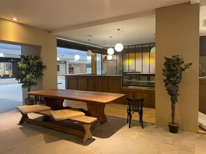 Apartment, 1 Bedroom, Accessible, Smoking | Dining