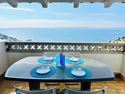 5057 - CASA BRAMER 27, MARVELLOUS PANORAMIC VIEW TO CANYELLES PETITES, WITH PARKING AND COMMUNAL SWIMMING POOL.