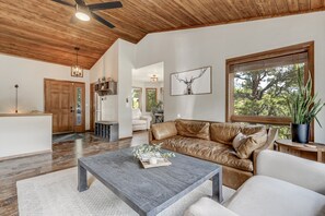 Interior - Bakers Creek (Woodland Park)