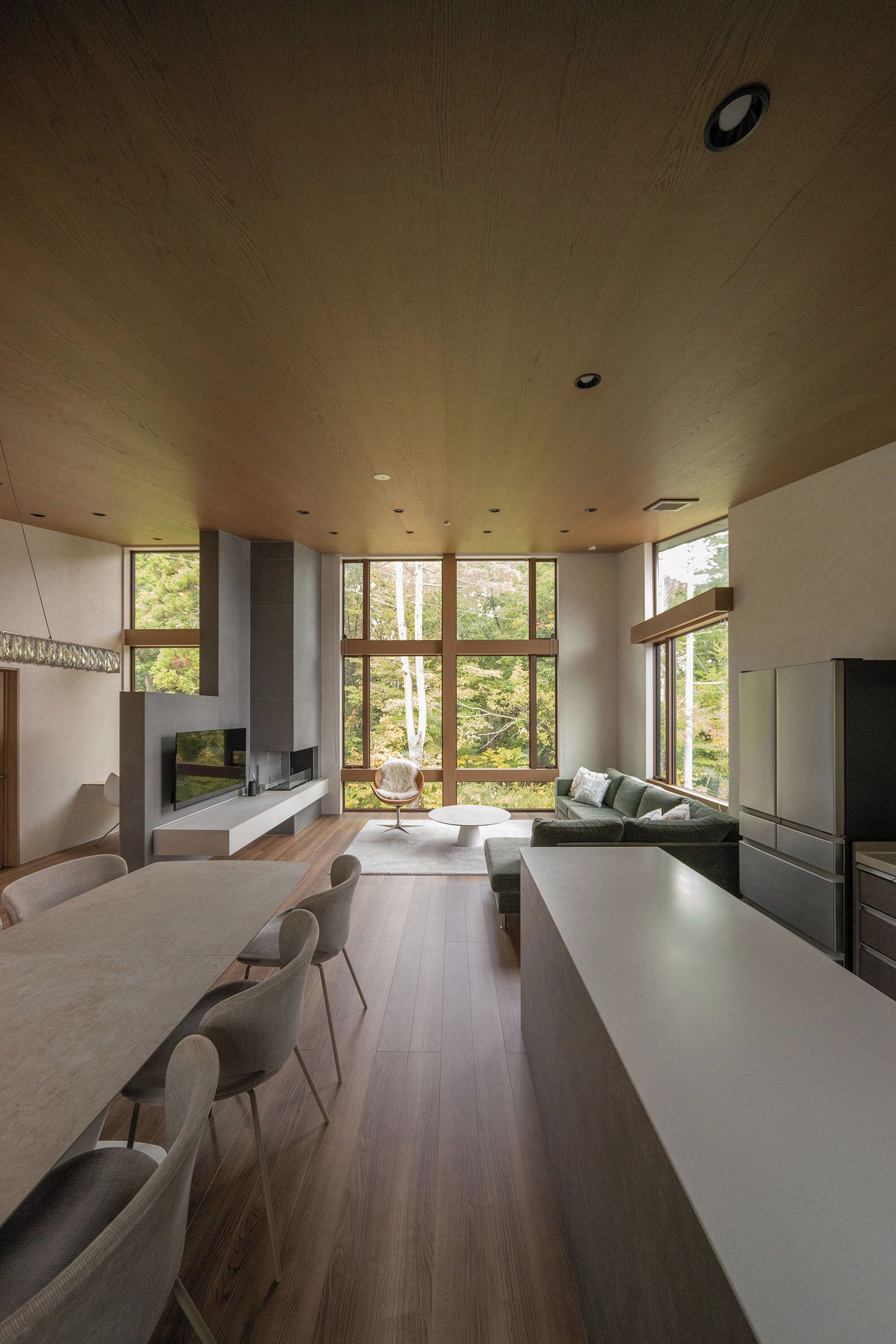 Luxury Chalet | Living area | 55-inch flat-screen TV with digital channels, fireplace, Netflix