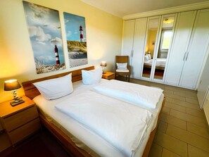 Unclassified image, 5 of 19, button