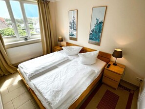 Unclassified image, 2 of 19, button