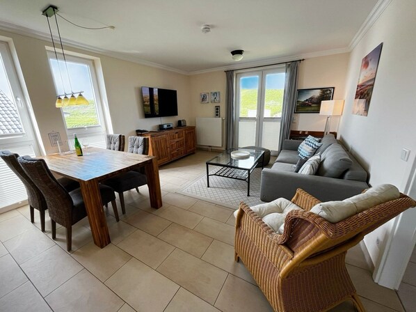 Unclassified image, 1 of 19, button