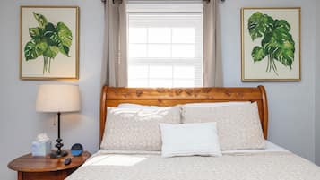 2 bedrooms, desk, iron/ironing board, travel crib