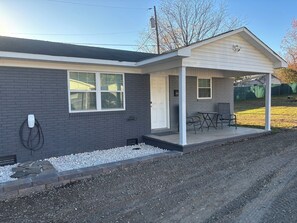 Exterior - Quiet in Town Living - Nintendo - EV Charger - Spacious Vehicle Parking. (Lincolnton)