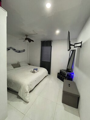 1 chambre, fer et planche à repasser, Wi-Fi, draps fournis