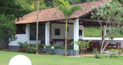 Casa Aconchegante com 3 Quartos Para até 8 Pessoas em Conservatória