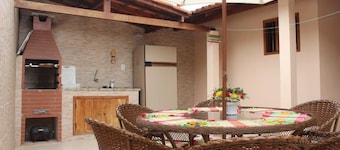 Casa aconchegante com 3 quartos para até 8 pessoas em Conservatória.