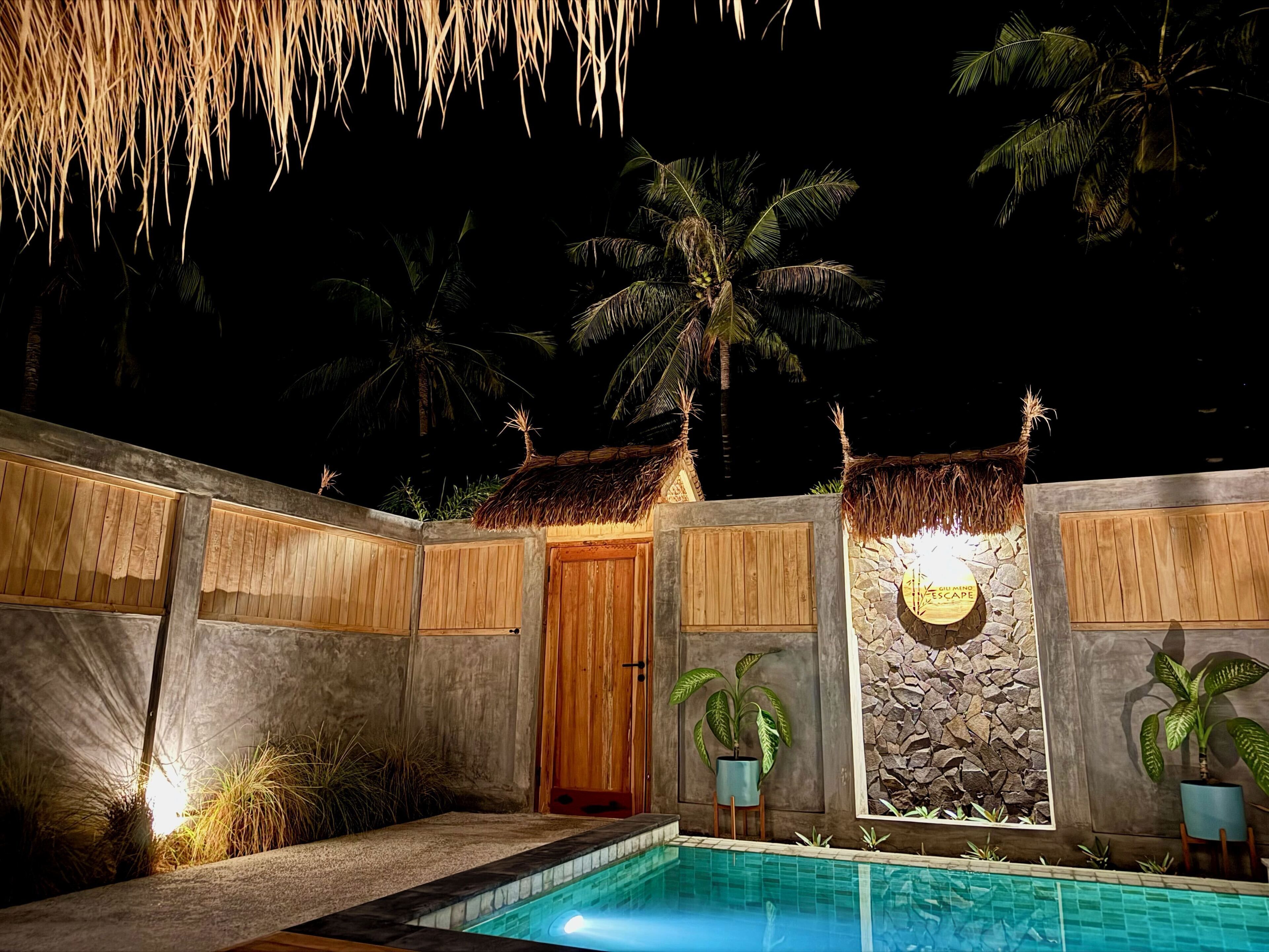 华丽双人房 | 迷你吧、客房内保险箱、办公桌、笔记本电脑工作区