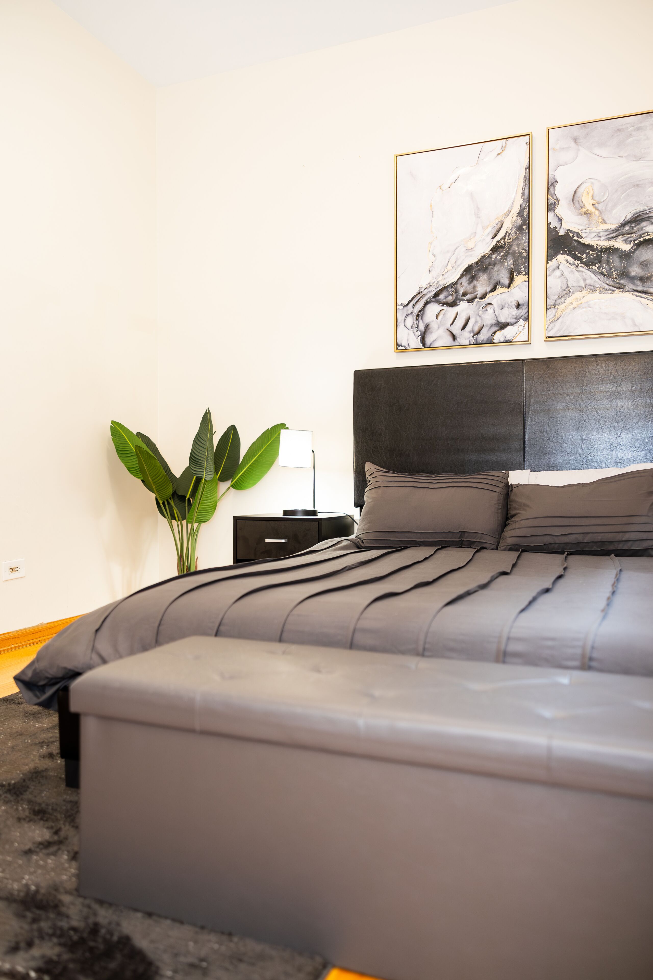 3 bedrooms, desk, iron/ironing board, WiFi (free)