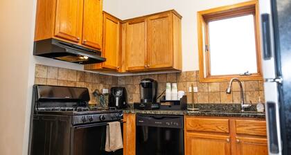 Your Home Away from home -12 mins from Downtown