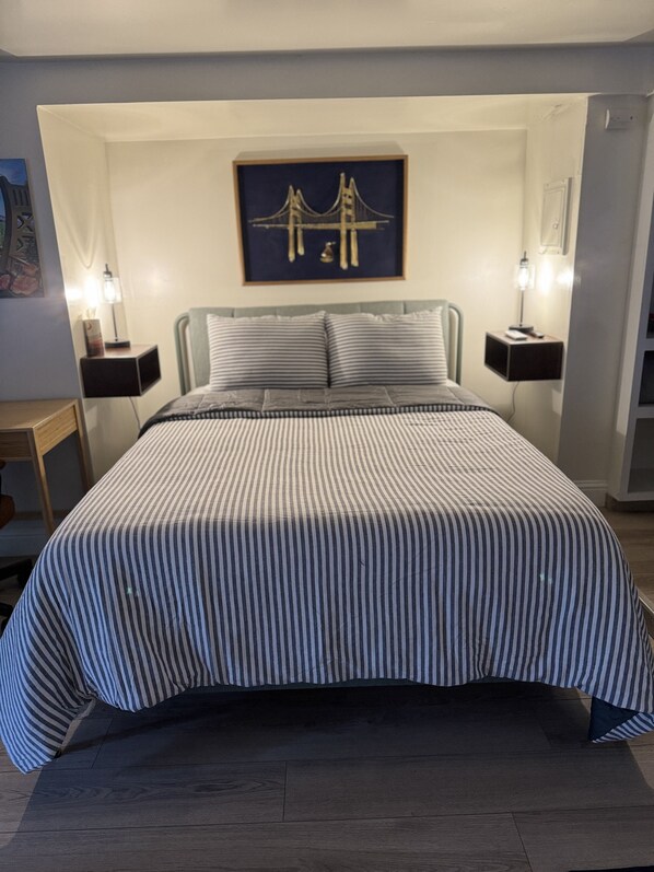 Schreibtisch, Bügeleisen/Bügelbrett, Reisekinderbett, kostenloses WLAN