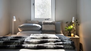 5 bedrooms, iron/ironing board, WiFi, bed sheets - Welcome Paddock Solar Pool & Spa- Great for Summer (Shepherds Flat)