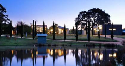 Welcome Paddock Solar Pool & Spa- Great for Summer