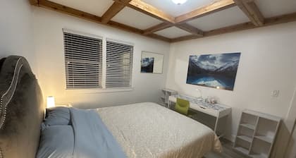 Commercial Drive Middle Unit