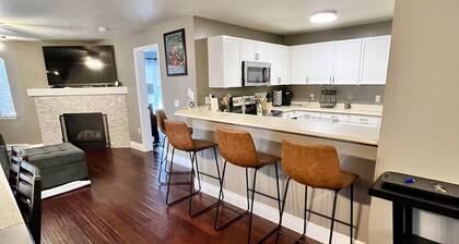 Comfy ski condo with convenient hot tub access. Close to Beaver Creek and Vail!