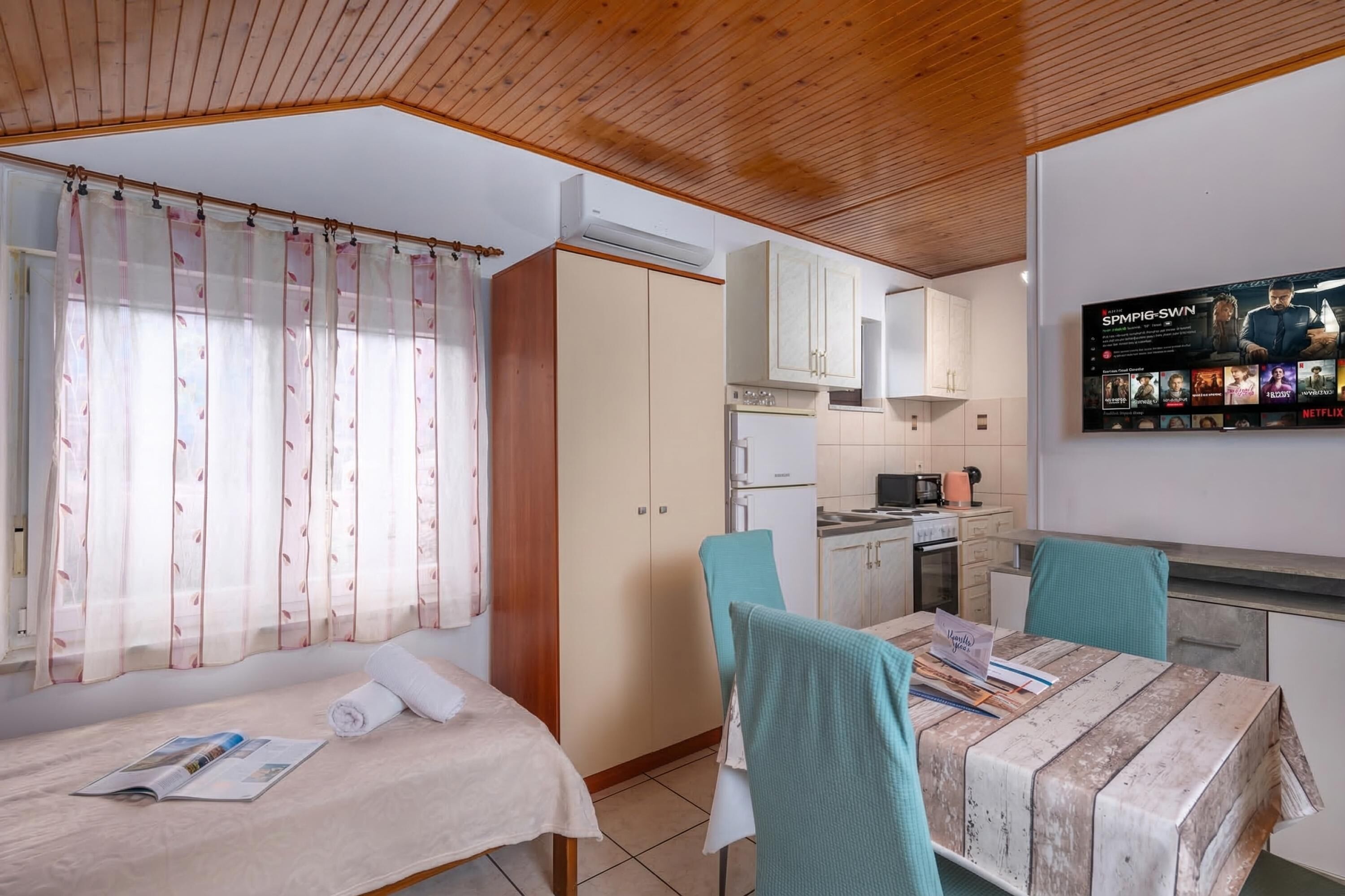 Standard-Studio, Bergblick, Bergseite (Studio Apartment Iva) | Kostenloses WLAN, Bettwäsche