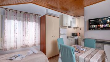 Standard-Studio, Bergblick, Bergseite (Studio Apartment Iva) | Kostenloses WLAN, Bettwäsche