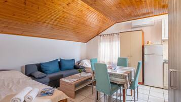 Standard Studio, Microwave, Mountain View (Studio Apartment Iva Rijeka Suburbs) | Interior