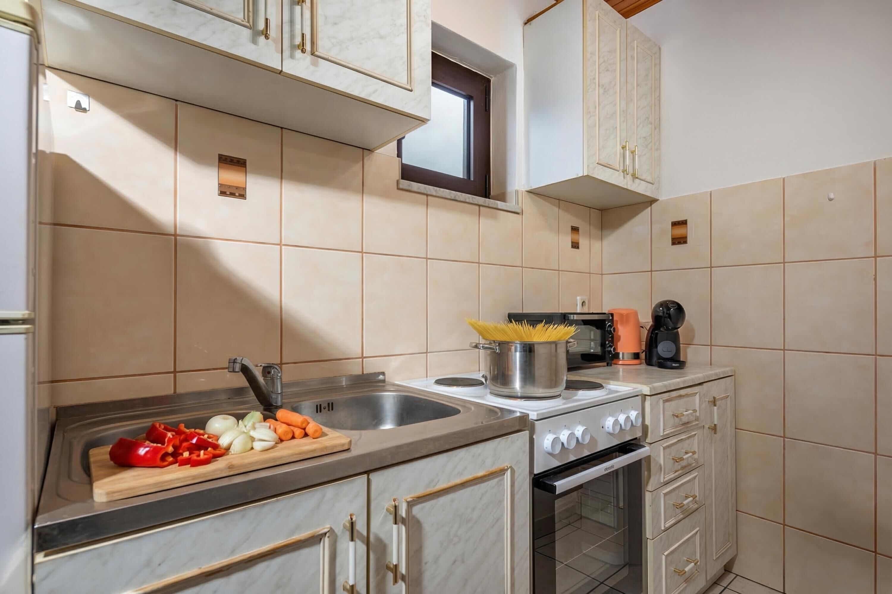 Standard Studio, Mountain View, Mountainside (Studio Apartment Iva) | Private kitchen | Fridge, microwave, oven, stovetop