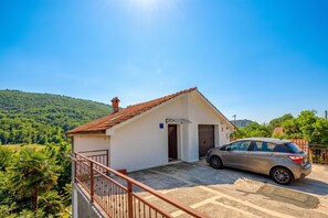 スタンダード スタジオ 電子レンジ マウンテンビュー (Studio Apartment Iva Rijeka Suburbs) | 施設の敷地