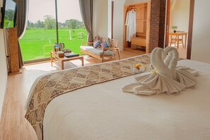 3 bedrooms, iron/ironing board, WiFi, bed sheets - Ubud 3BD Premium Villa: pool and pristine views! (Ubud)