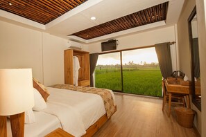 3 bedrooms, iron/ironing board, WiFi, bed sheets - Ubud 3BD Premium Villa: pool and pristine views! (Ubud)