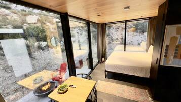 WiFi, bed sheets