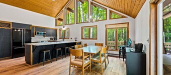 Secluded Luxury Chalet – 5 Min to Ephraim