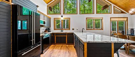 Refrigerador, microondas, horno, placa de cocina