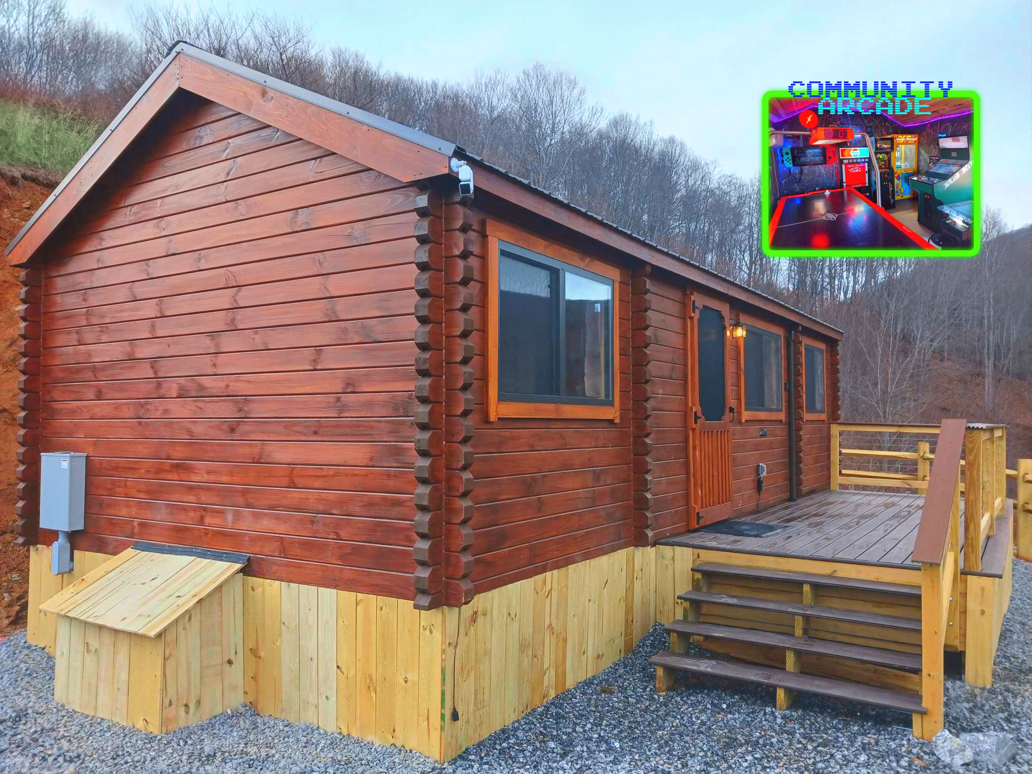 The Overlook Cabin near Grayson Highlands - Arcade & Theater